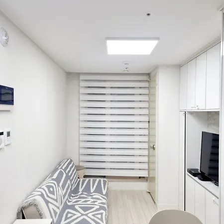 The Hideout - One Bedroom Apartment In Central Seoul- 2Min From Subway
