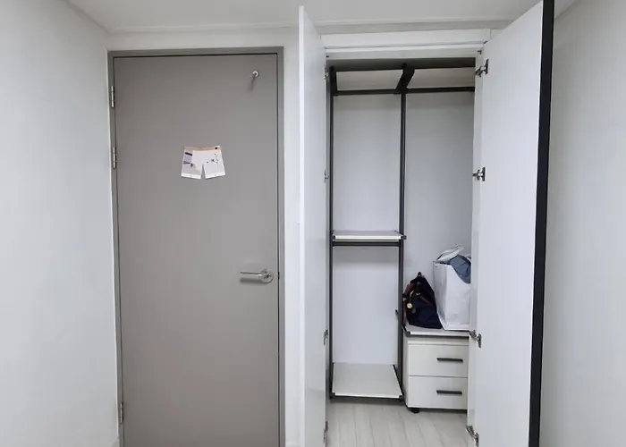 The Hideout - One Bedroom In Seoul- 2min From Subway Seul